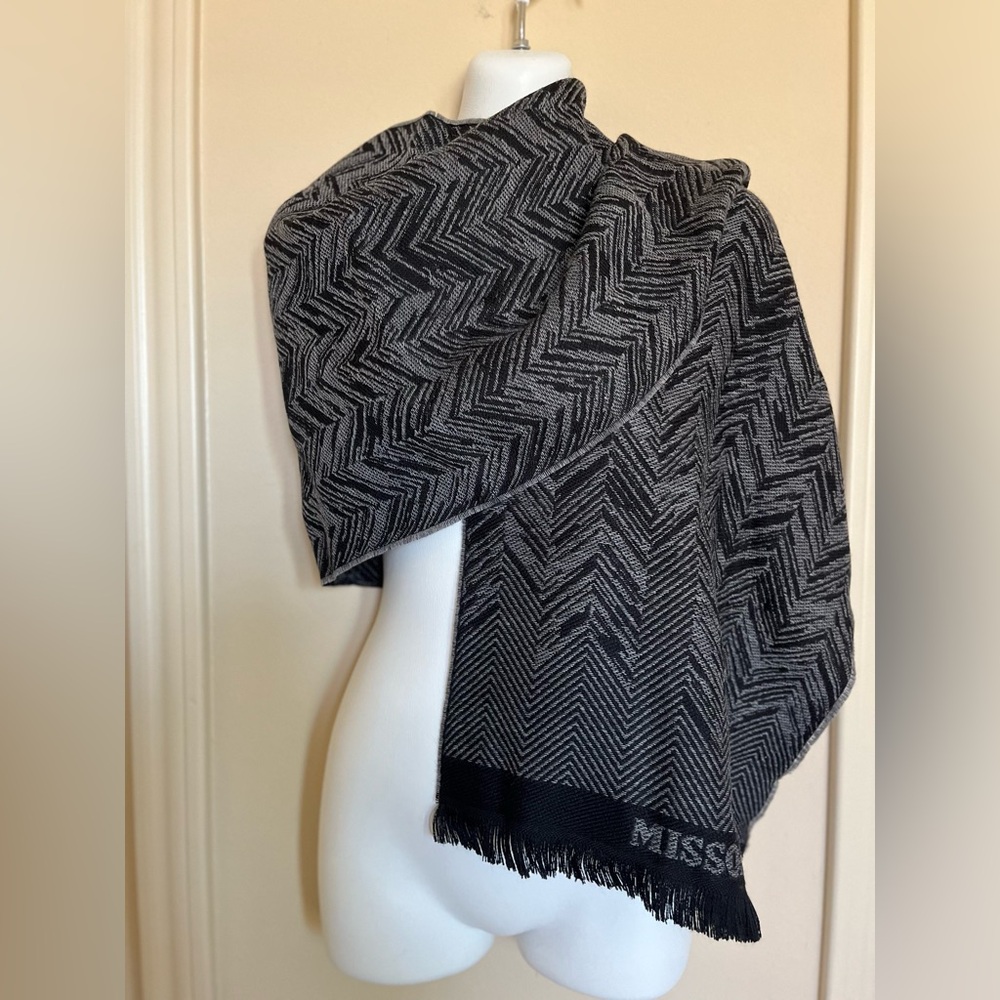 Missoni Unisex Black Multi Logo Chevron Wool-Blend Scarf 15 x 72 NWT